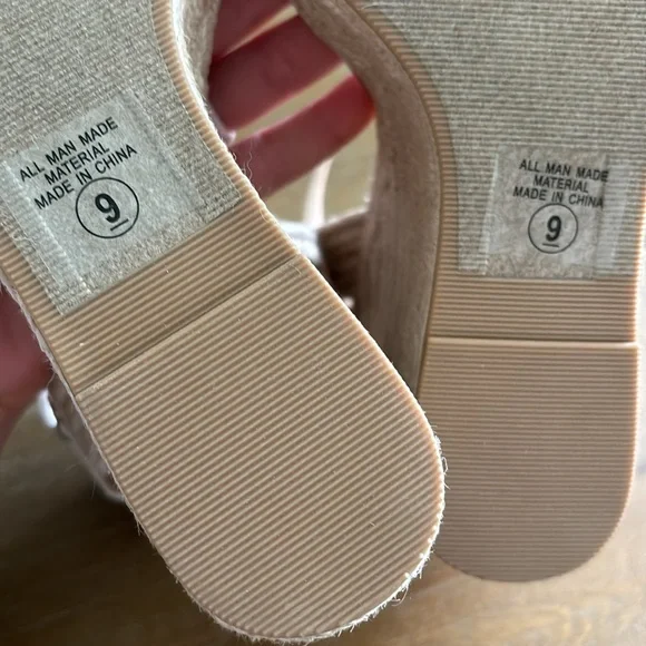 SODA Crochet Leather Wedges Size 9 - Picture 6 of 6